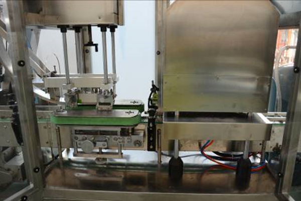 Automatic Cap Vacuum Capping Machine Details