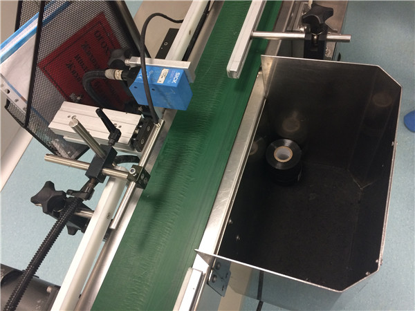 Automatic Flat Top Self-Adhesive Labeling Machine Details