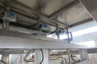 Ball valve , control liquid begin and close filling