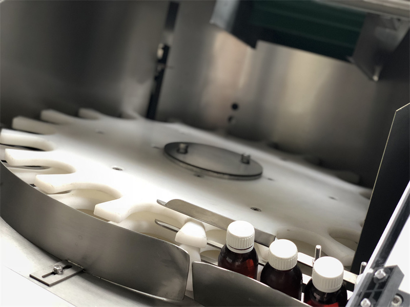 Bottle Feeder Machine For Small Bottles Details