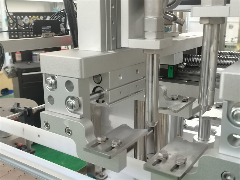 Follow Tracking Rotary Lobe Pump Filling Machine Details