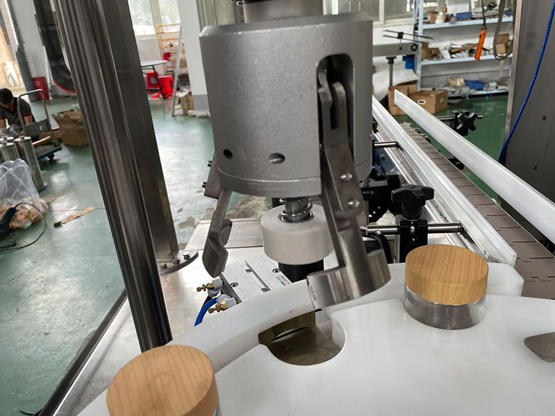 Rotary Pick and Place Bottle Capping Machine Details