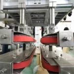 Máquina tapadora en línea